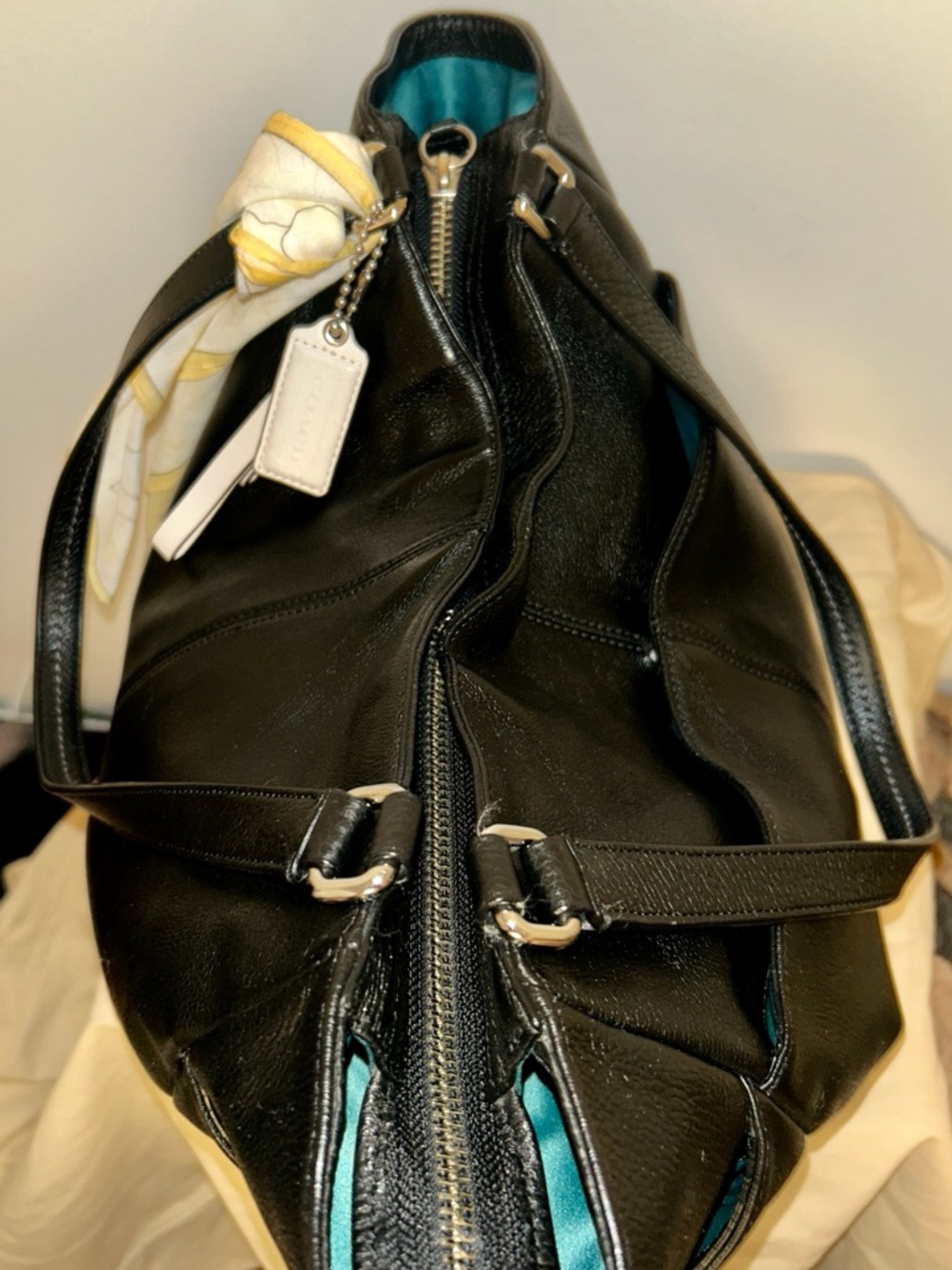 Coach Park Black Leather Tote Bag. EUC. Fun Vintage Handkerchief included. - Picture 8 of 10